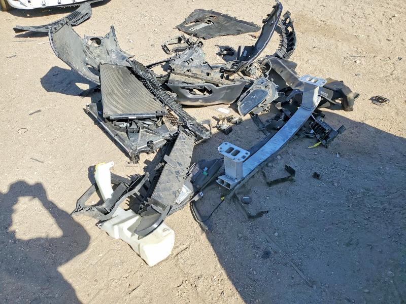 63310266 :رقم المزاد ، 1C4PJLCB1FW530865 vin ، 2015 Jeep Cherokee مزاد بيع