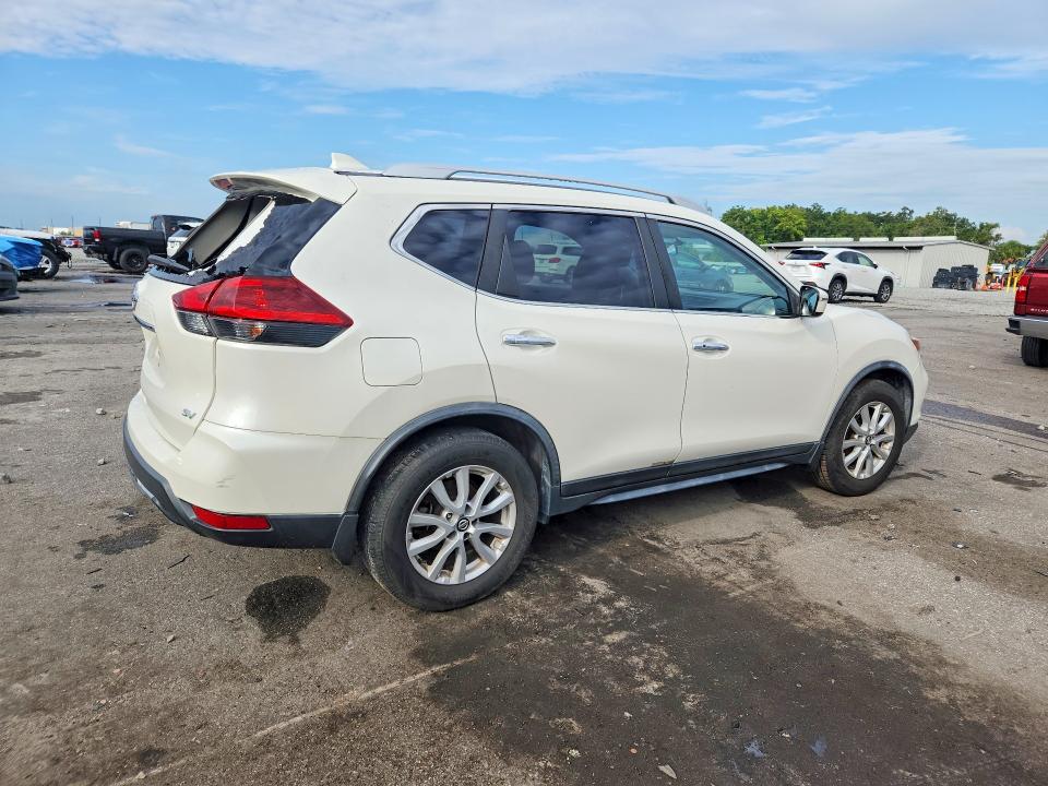 63760086 :رقم المزاد ، JN8AT2MT9JW455704 vin ، 2018 Nissan Rogue مزاد بيع