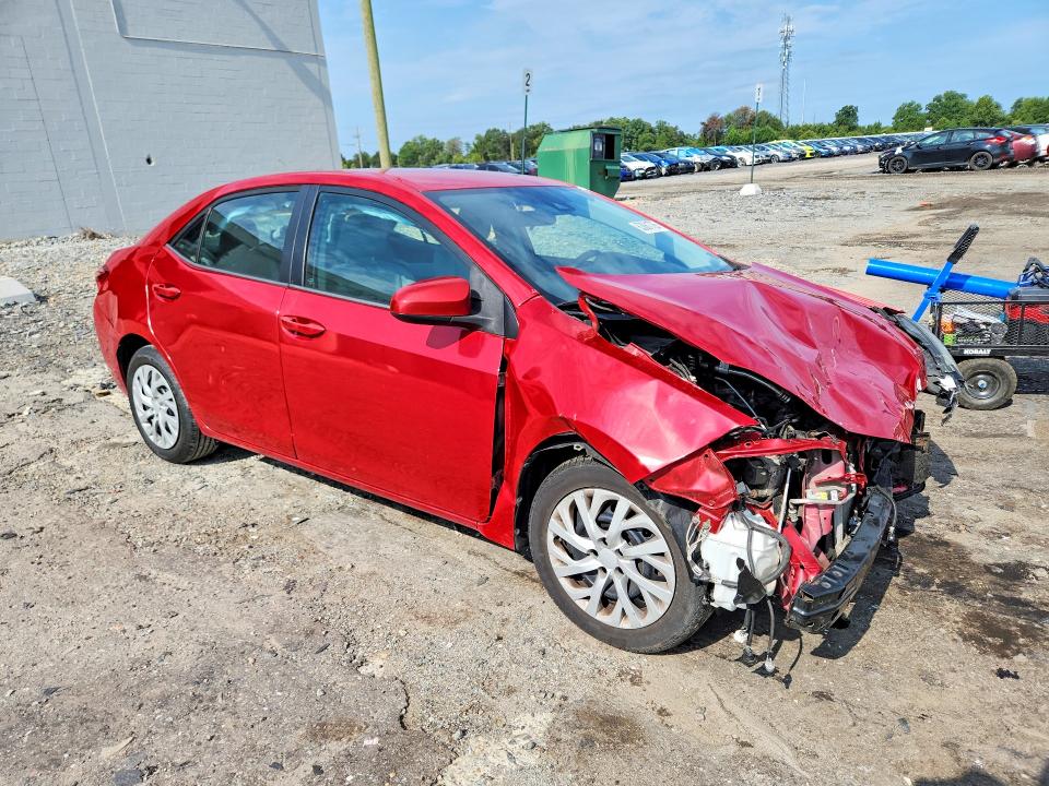 Продажа на аукционе авто 2018 Toyota Corolla, vin: 2T1BURHE9JC073439, номер лота: 63861726