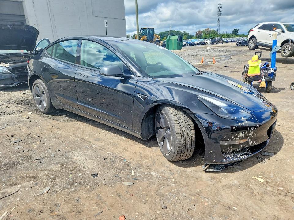 2022 Tesla Model 3 მანქანა იყიდება აუქციონზე, vin: 5YJ3E1EA5NF370214, აუქციონის ნომერი: 63897006