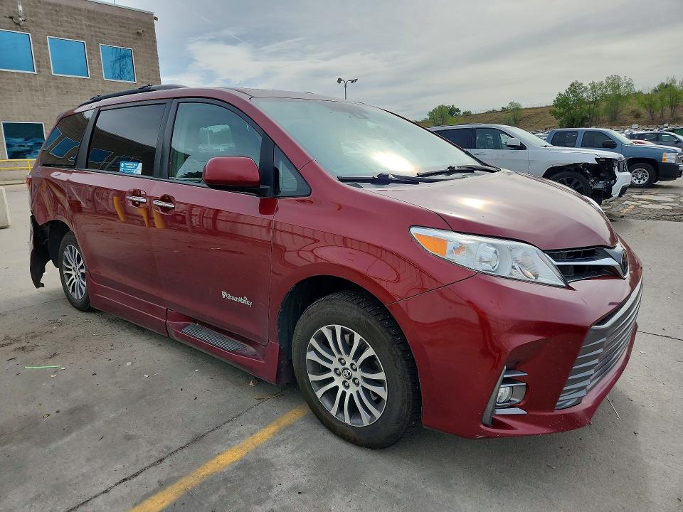 2018 Toyota Sienna მანქანა იყიდება აუქციონზე, vin: 5TDYZ3DC8JS917314, აუქციონის ნომერი: 66618066