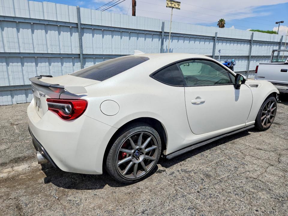 2018 Subaru Brz მანქანა იყიდება აუქციონზე, vin: JF1ZCAC19J9602035, აუქციონის ნომერი: 64339776