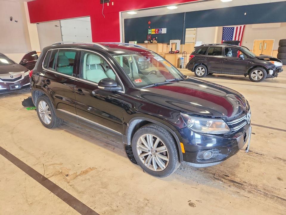 64307966 :رقم المزاد ، WVGBV3AX1DW562415 vin ، 2013 Volkswagen Tiguan مزاد بيع