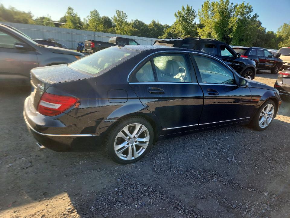Продаж на аукціоні авто 2012 Mercedes-benz C, vin: WDDGF8BB9CA709296, номер лоту: 65297536