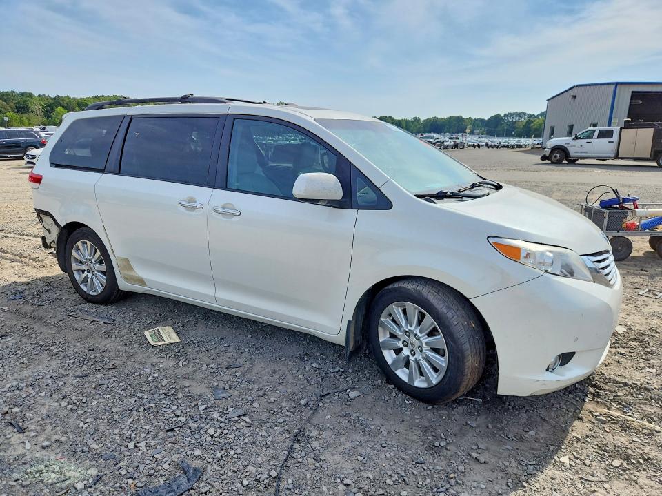 66225196 :رقم المزاد ، 5TDYK3DC0BS078118 vin ، 2011 Toyota Sienna مزاد بيع