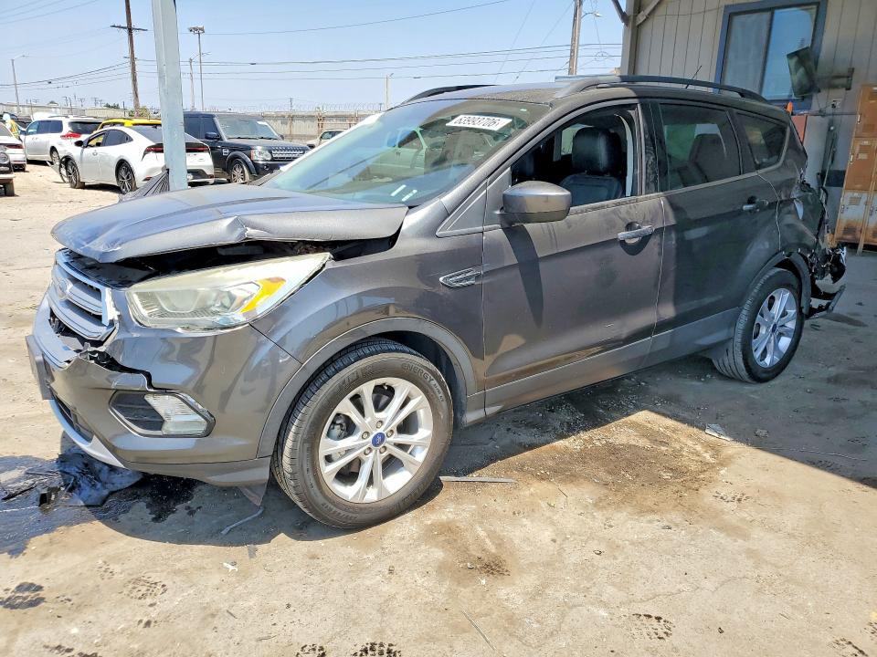 Продажа на аукционе авто 2017 Ford Escape, vin: 1FMCU0GD5HUC88043, номер лота: 63993706