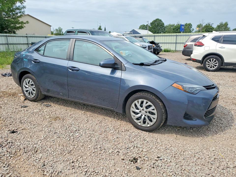 64249106 :رقم المزاد ، 2T1BURHE4JC087636 vin ، 2018 Toyota Corolla مزاد بيع