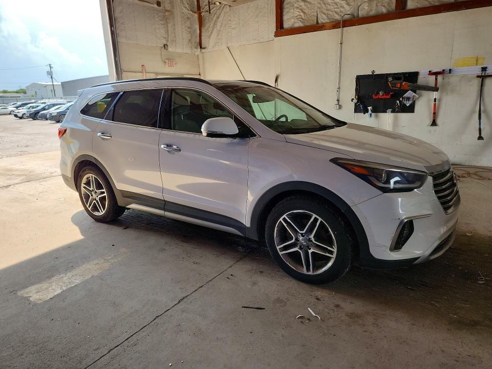 2017 Hyundai Santa Fe მანქანა იყიდება აუქციონზე, vin: KM8SRDHF0HU170602, აუქციონის ნომერი: 64050486
