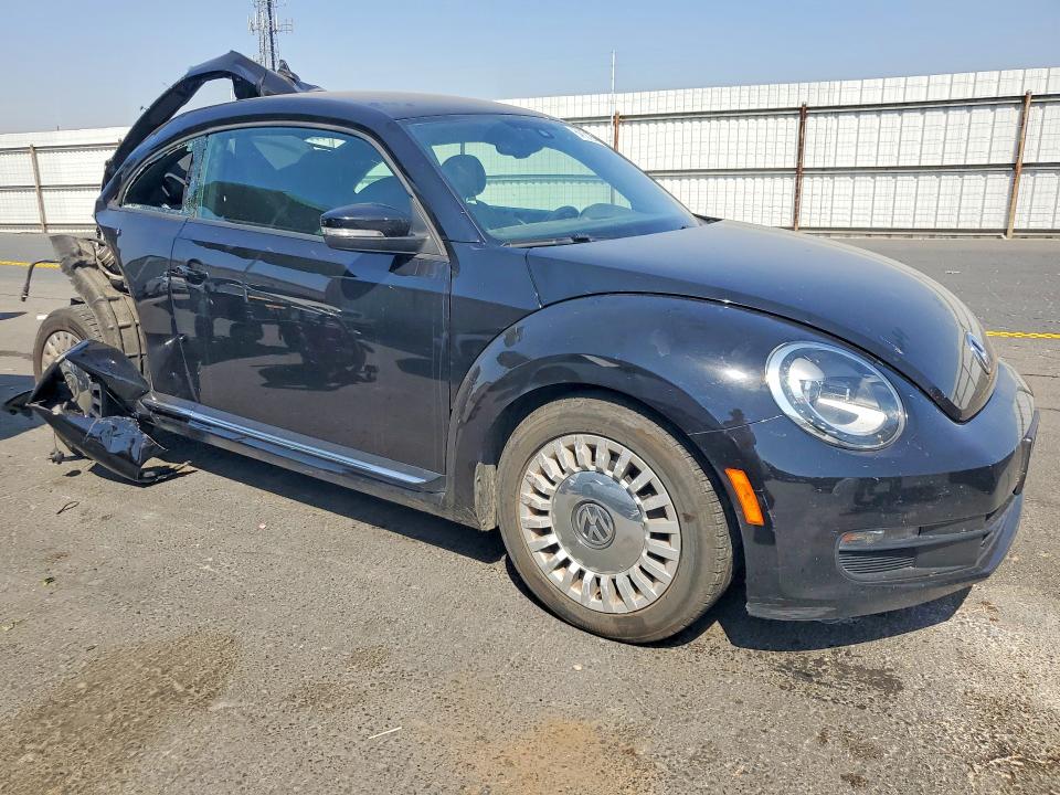 64121256 :رقم المزاد ، 3VWJ17AT1GM626261 vin ، 2016 Volkswagen Beetle مزاد بيع