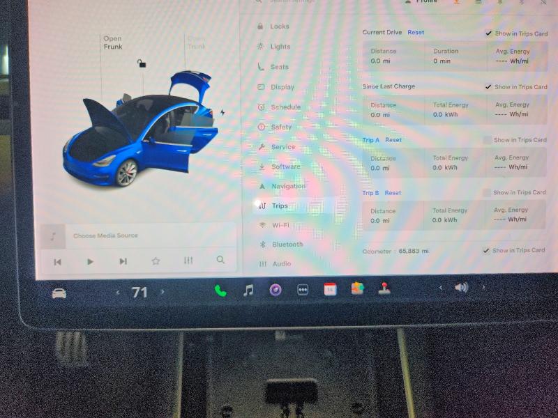 Продажа на аукционе авто 2018 Tesla Model 3, vin: 5YJ3E1EB9JF083929, номер лота: 63107556