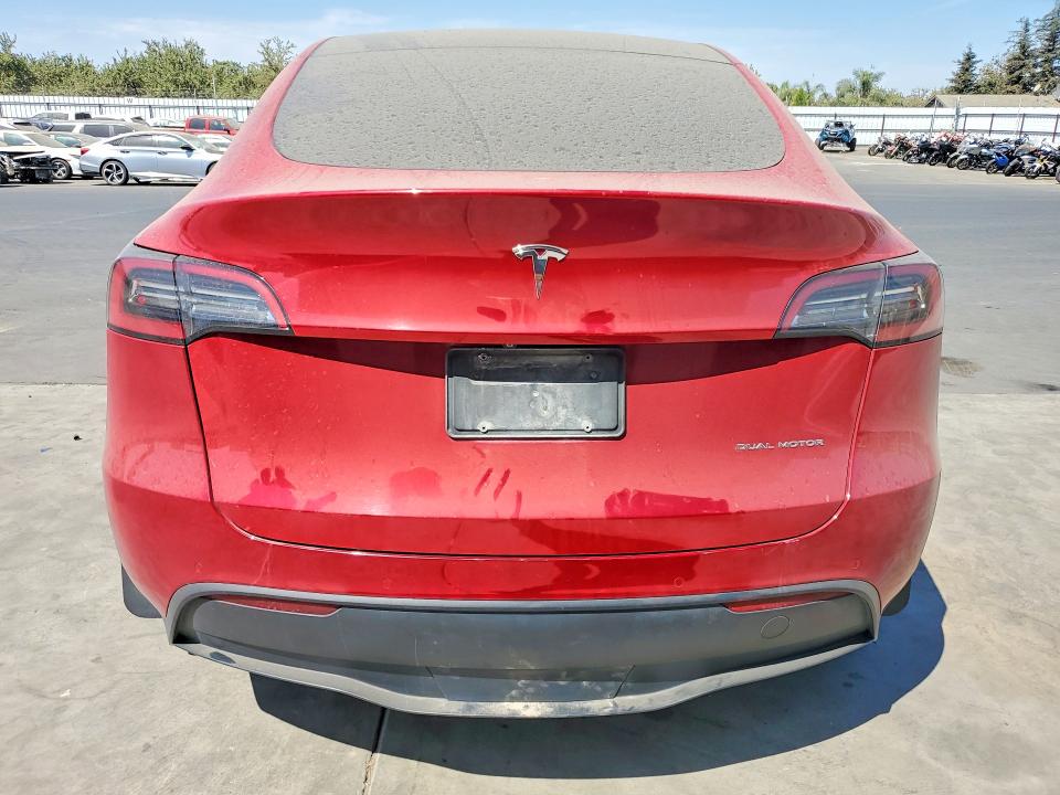 63668486 :رقم المزاد ، 5YJYGDEE5MF298000 vin ، 2021 Tesla Model Y مزاد بيع
