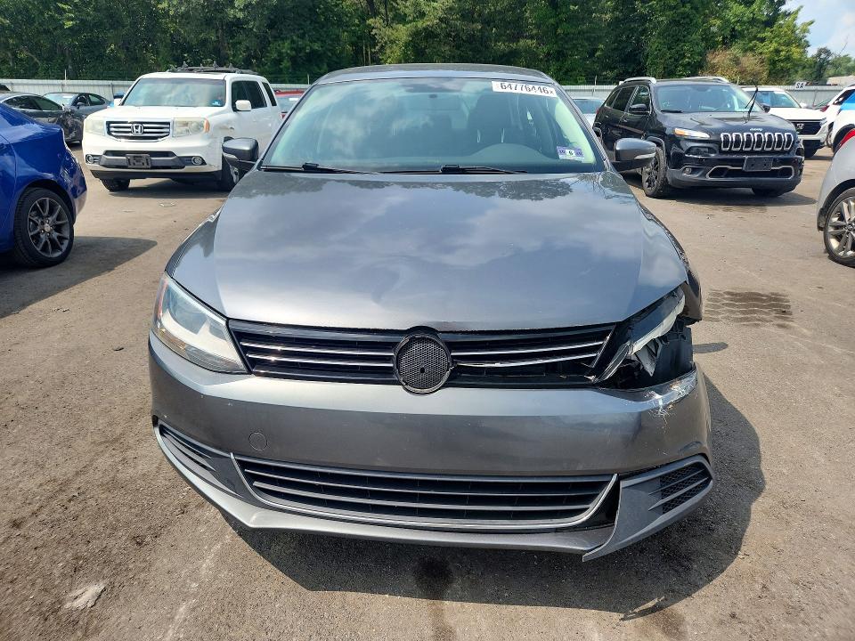 2013 Volkswagen Jetta მანქანა იყიდება აუქციონზე, vin: 3VW3L7AJ4DM444633, აუქციონის ნომერი: 64776446