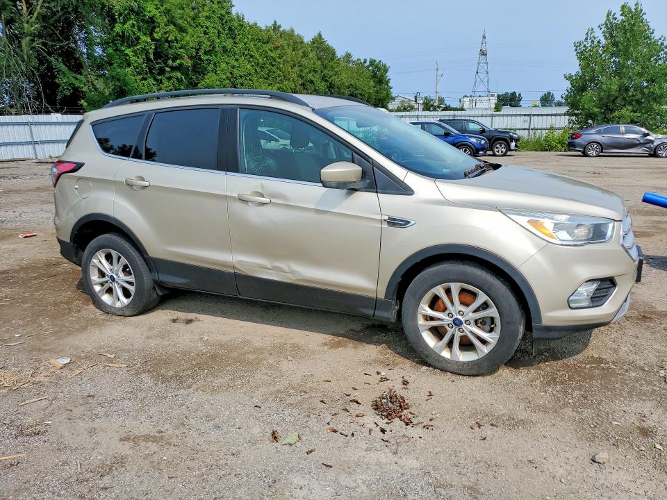 63748496 :رقم المزاد ، 1FMCU9GD4JUA32860 vin ، 2018 Ford Escape مزاد بيع