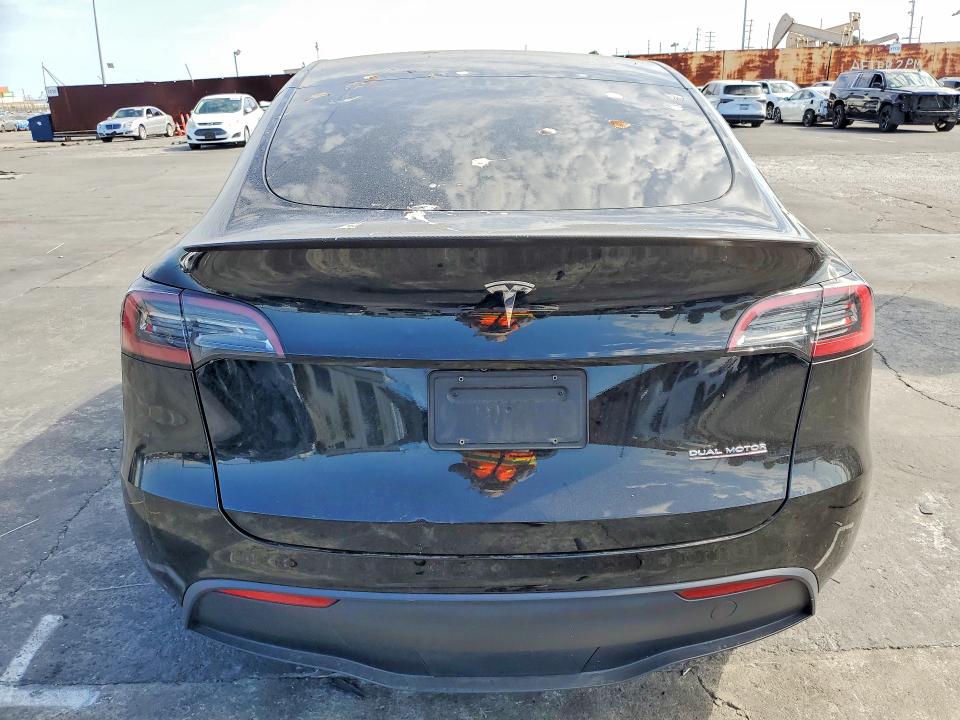 61979016 :رقم المزاد ، 7SAYGDEF9NF393673 vin ، 2022 Tesla Model Y مزاد بيع
