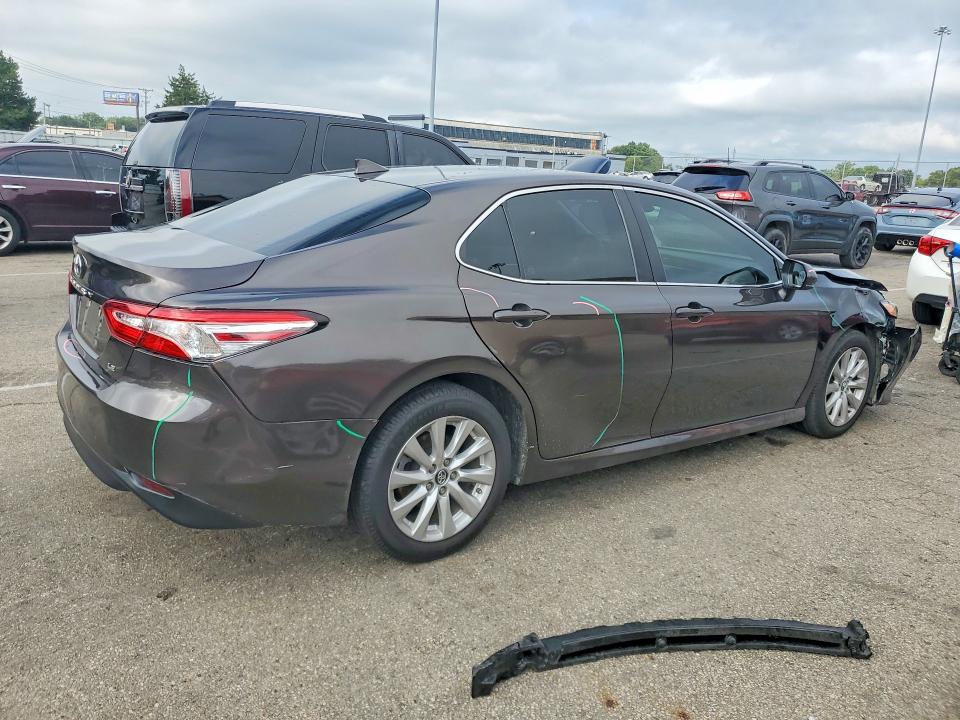 2019 Toyota Camry მანქანა იყიდება აუქციონზე, vin: 4T1B11HK8KU823185, აუქციონის ნომერი: 63505326