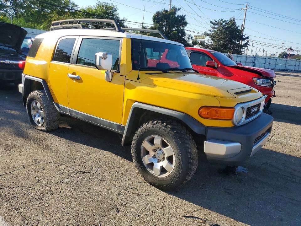 65435996 :رقم المزاد ، JTEBU11F270004126 vin ، 2007 Toyota Fj Cruiser مزاد بيع