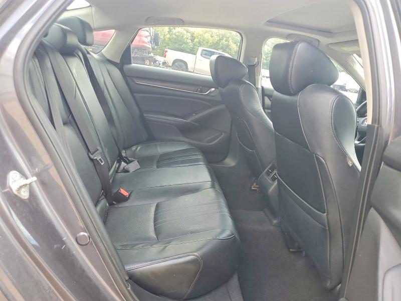 Продажа на аукционе авто 2018 Honda Accord, vin: 1HGCV1F55JA131915, номер лота: 64505436