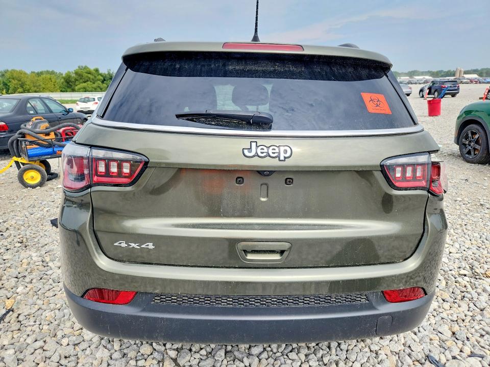 67137556 :رقم المزاد ، 3C4NJDBB0JT223460 vin ، 2018 Jeep Compass مزاد بيع