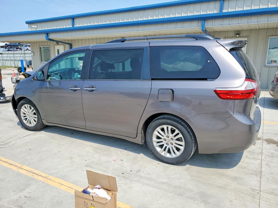 2015 Toyota Sienna მანქანა იყიდება აუქციონზე, vin: 5TDYK3DC6FS628945, აუქციონის ნომერი: 64831776