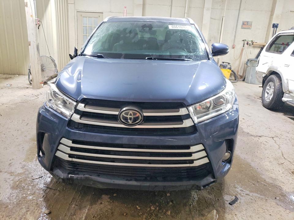 66610206 :رقم المزاد ، 5TDJZRFH3HS440797 vin ، 2017 Toyota Highlander مزاد بيع