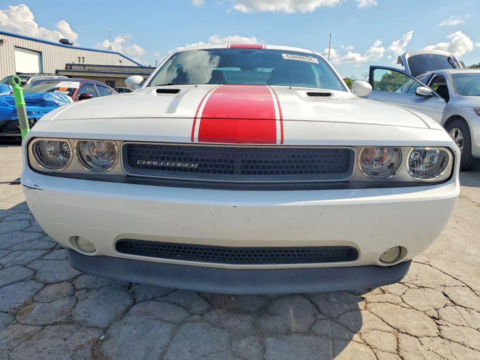 2013 Dodge Challenger მანქანა იყიდება აუქციონზე, vin: 2C3CDYAG8DH570054, აუქციონის ნომერი: 63866056