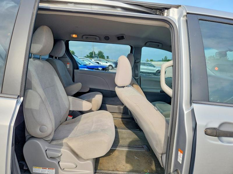 Продажа на аукционе авто 2015 Toyota Sienna, vin: 5TDZK3DC6FS615746, номер лота: 63693876