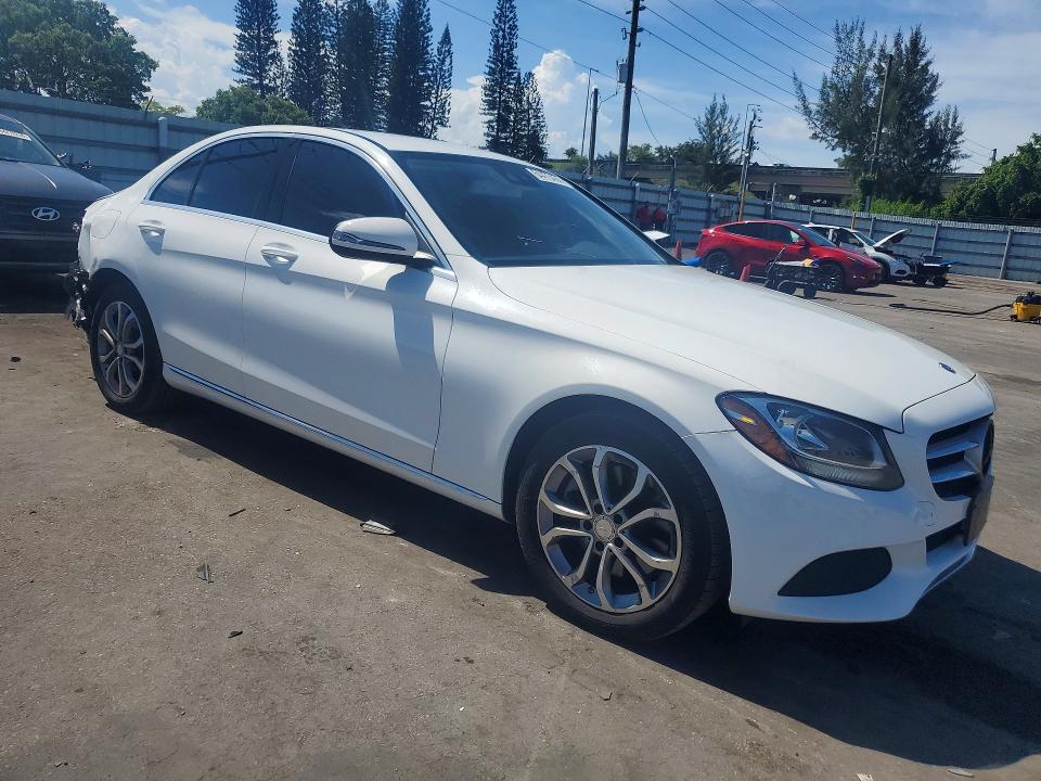 2016 Mercedes-benz C მანქანა იყიდება აუქციონზე, vin: 55SWF4KB1GU135139, აუქციონის ნომერი: 64473436