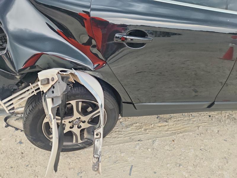 65859726 :رقم المزاد ، YV4902DZ2B2202645 vin ، 2011 Volvo Xc60 مزاد بيع