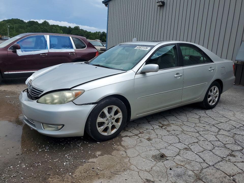 63823126 :رقم المزاد ، 4T1BF30K05U614410 vin ، 2005 Toyota Camry مزاد بيع
