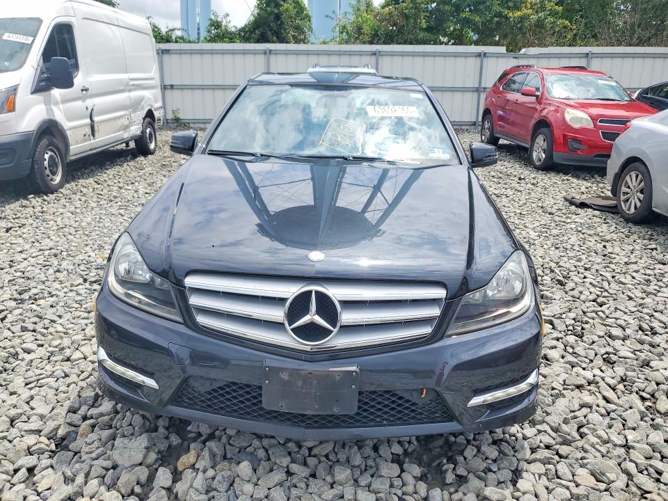 2012 Mercedes-benz C მანქანა იყიდება აუქციონზე, vin: WDDGF8BB0CF857176, აუქციონის ნომერი: 63692166