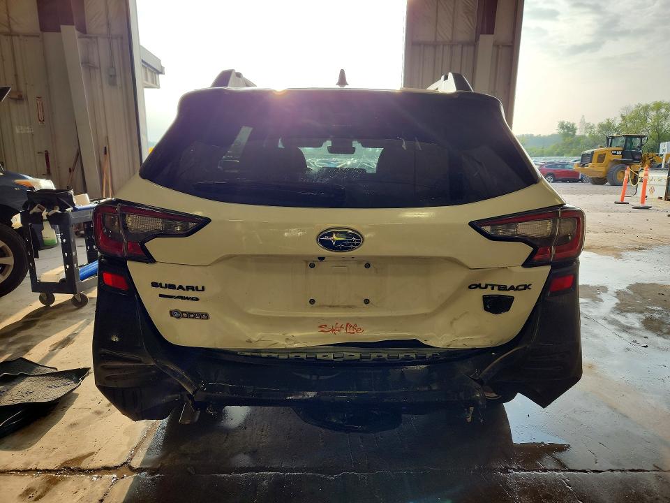 64095556 :رقم المزاد ، 4S4BTGUD4N3111240 vin ، 2022 Subaru Outback مزاد بيع