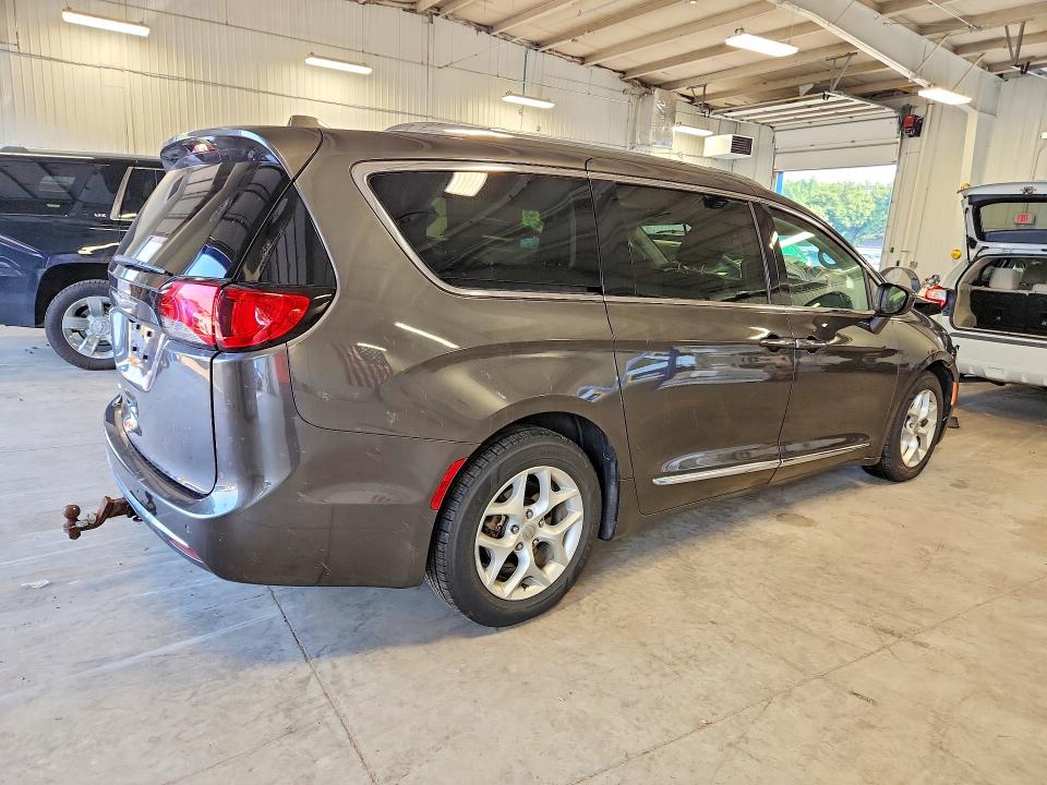 2018 Chrysler Pacifica მანქანა იყიდება აუქციონზე, vin: 2C4RC1EG4JR121468, აუქციონის ნომერი: 63705976