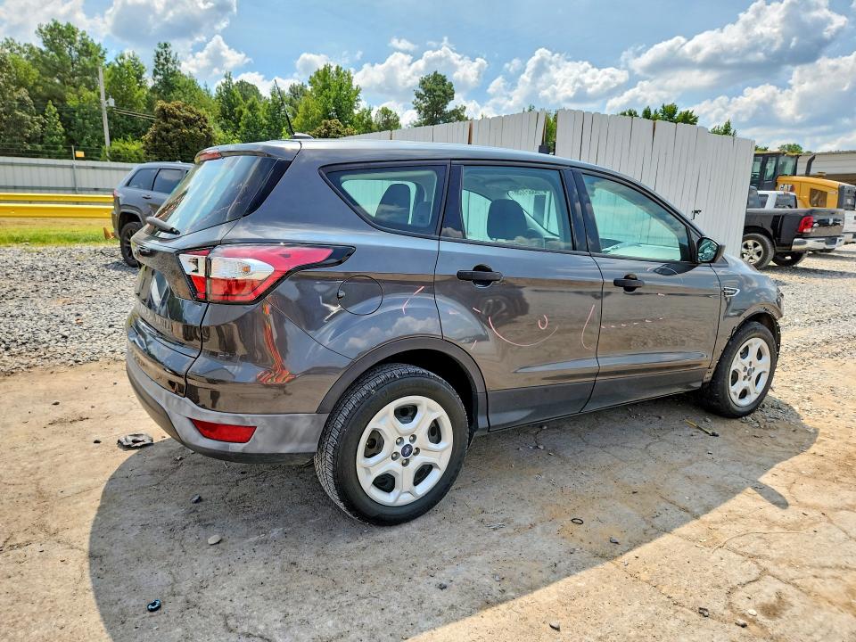 2017 Ford Escape მანქანა იყიდება აუქციონზე, vin: 1FMCU0F73HUA57721, აუქციონის ნომერი: 63351786