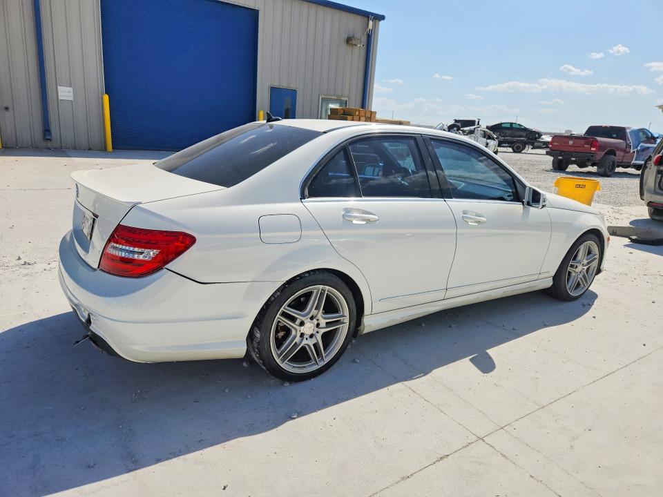 Продажа на аукционе авто 2014 Mercedes-benz C, vin: WDDGF5HB7EA924622, номер лота: 65534086