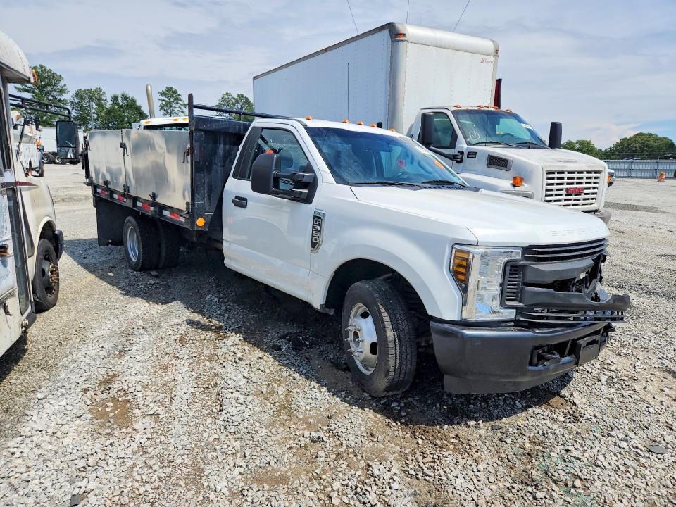 62752436 :رقم المزاد ، 1FDRF3GTXKEC25955 vin ، 2019 Ford F350 مزاد بيع