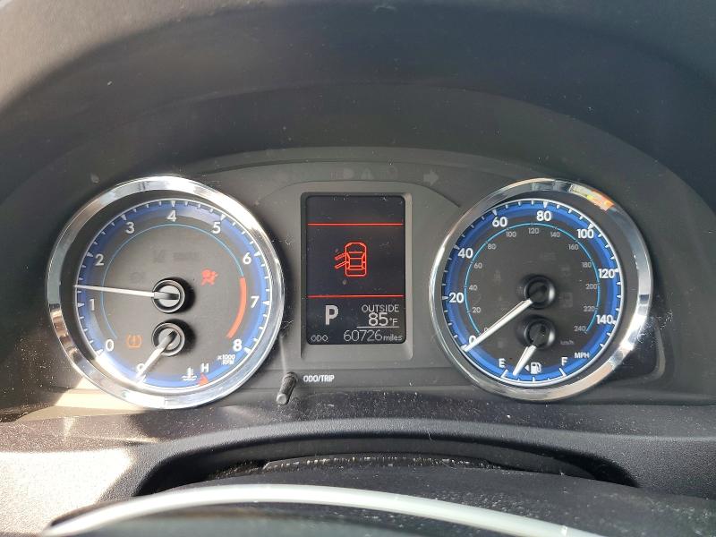 64454646 :رقم المزاد ، 2T1BURHEXHC828270 vin ، 2017 Toyota Corolla مزاد بيع