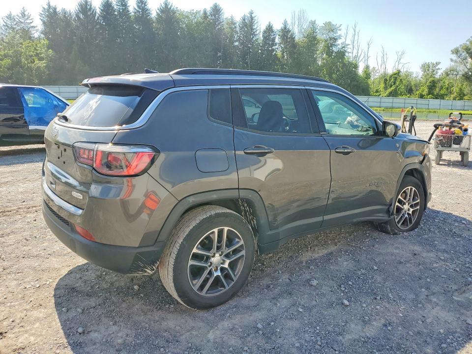 63827396 :رقم المزاد ، 3C4NJDBB9JT167843 vin ، 2018 Jeep Compass مزاد بيع