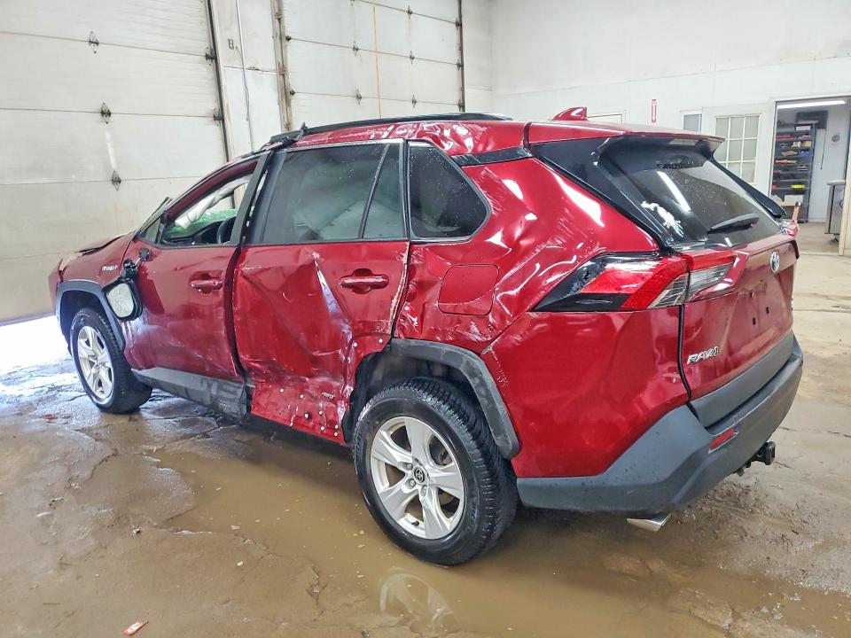 Продаж на аукціоні авто 2021 Toyota Rav4, vin: JTMRWRFV5MD125927, номер лоту: 63842616