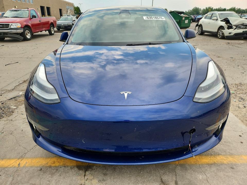 2022 Tesla Model 3 მანქანა იყიდება აუქციონზე, vin: 5YJ3E1EC6NF274402, აუქციონის ნომერი: 63018676