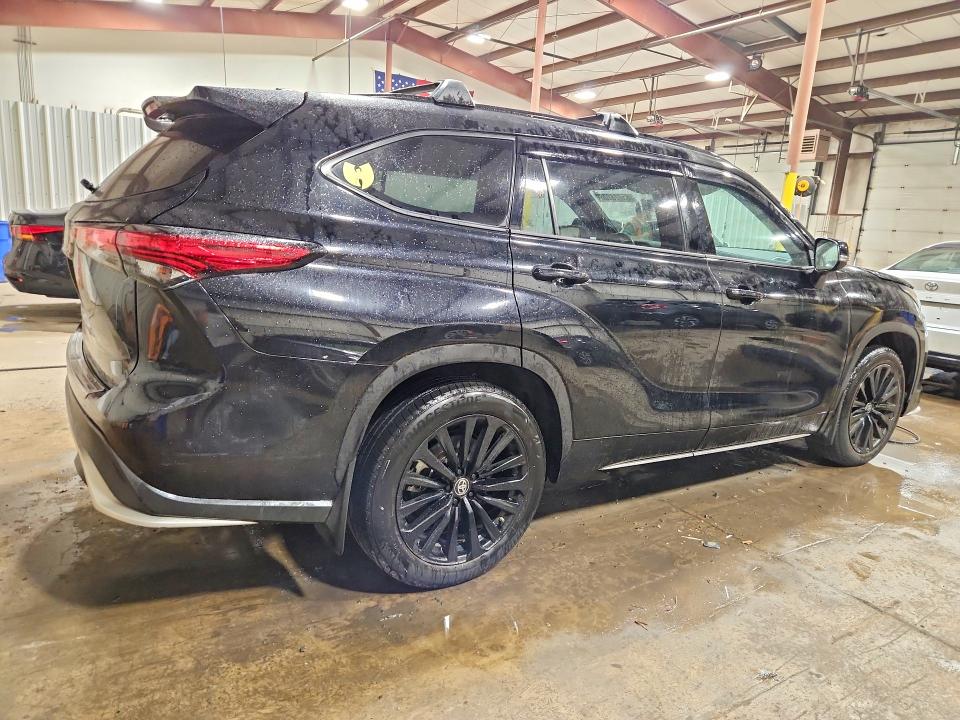 Продажа на аукционе авто 2023 Toyota Highlander, vin: 5TDKDRBH9PS512612, номер лота: 63728206