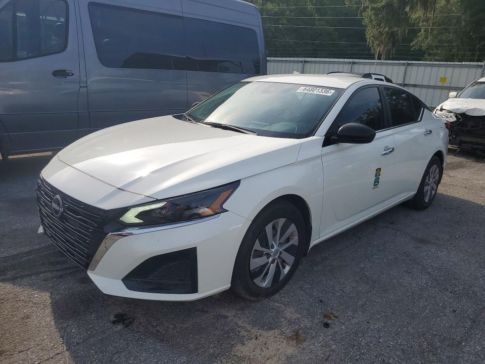 Auction sale of the 2024 Nissan Altima, vin: 1N4BL4BV5RN393371, lot number: 64801336
