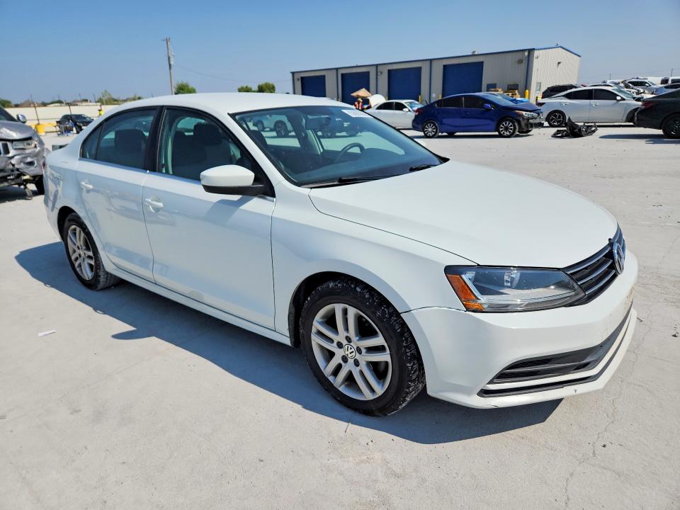 2017 Volkswagen Jetta მანქანა იყიდება აუქციონზე, vin: 3VW2B7AJ2HM261932, აუქციონის ნომერი: 63685026