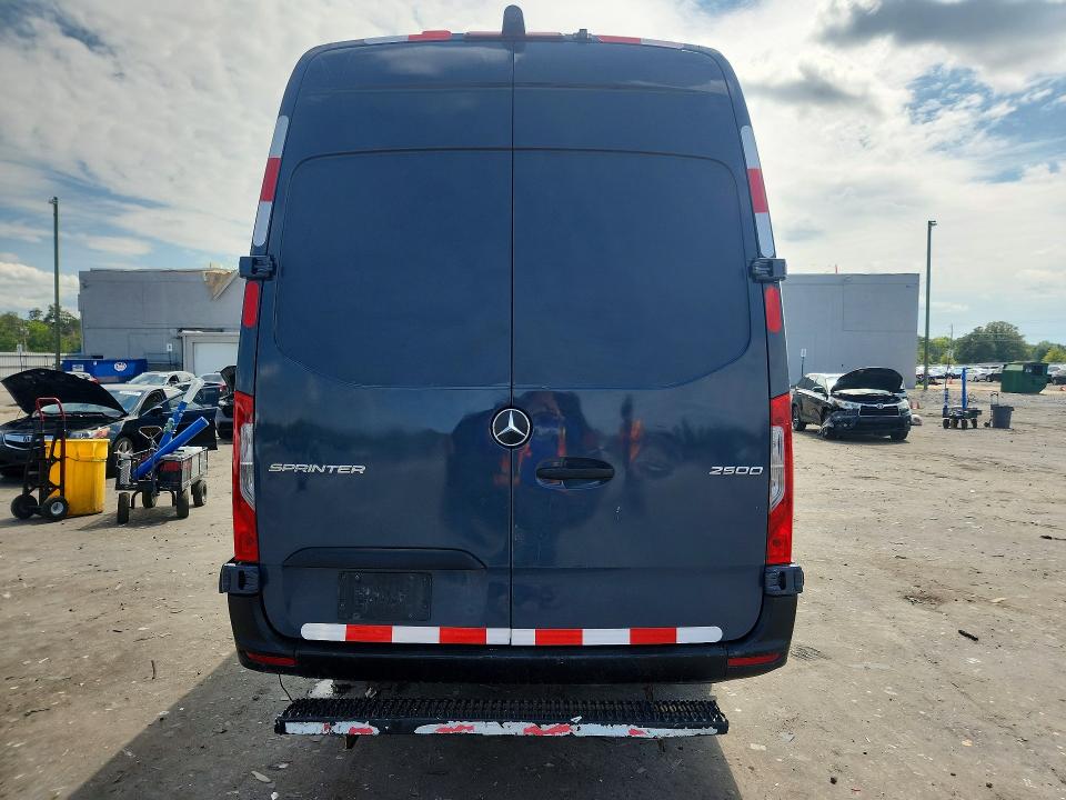 65443526 :رقم المزاد ، WD4PF1CD9KP148276 vin ، 2019 Mercedes-benz Sprinter مزاد بيع