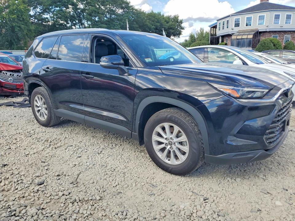 2025 Toyota Grand Highlander მანქანა იყიდება აუქციონზე, vin: 5TDAAAB57SS092689, აუქციონის ნომერი: 65877116