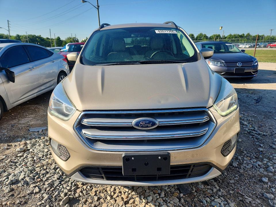 63511766 :رقم المزاد ، 1FMCU9GD0HUA62528 vin ، 2017 Ford Escape مزاد بيع