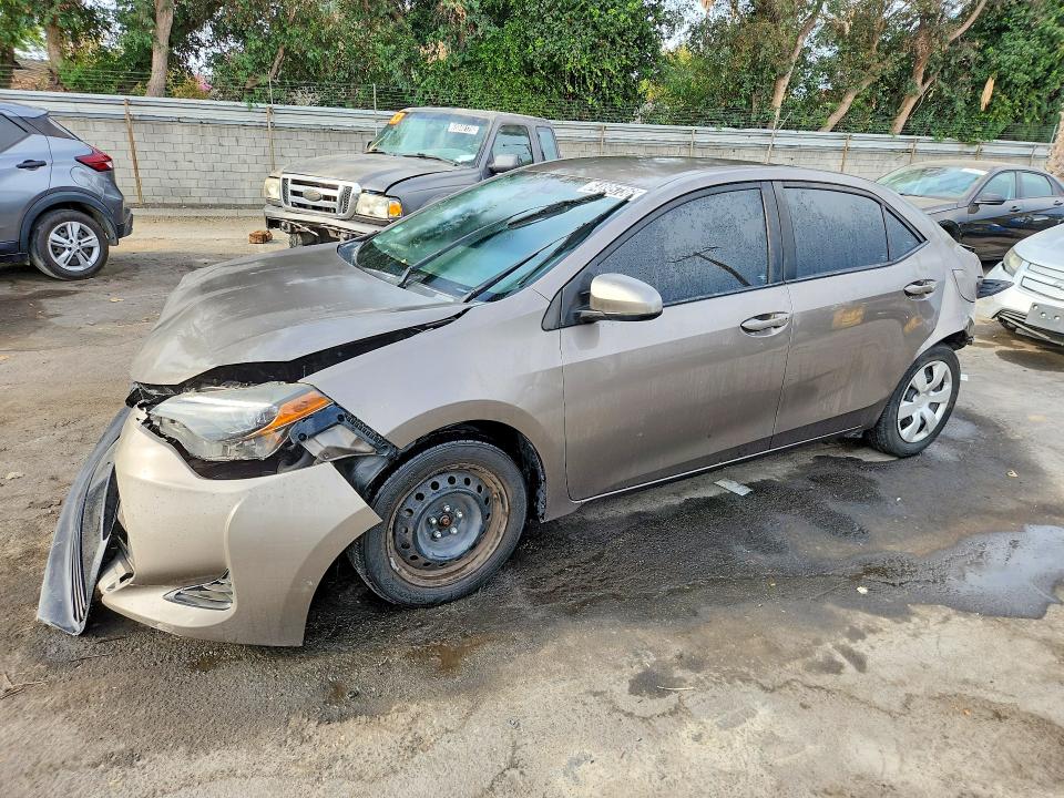 Продажа на аукционе авто 2017 Toyota Corolla, vin: 5YFBURHE7HP667280, номер лота: 64895736