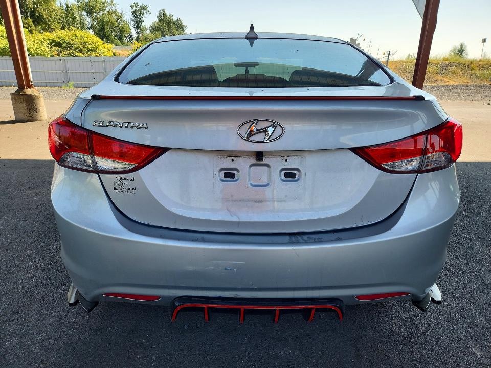 2013 Hyundai Elantra მანქანა იყიდება აუქციონზე, vin: KMHDH4AE2DU497588, აუქციონის ნომერი: 64476176