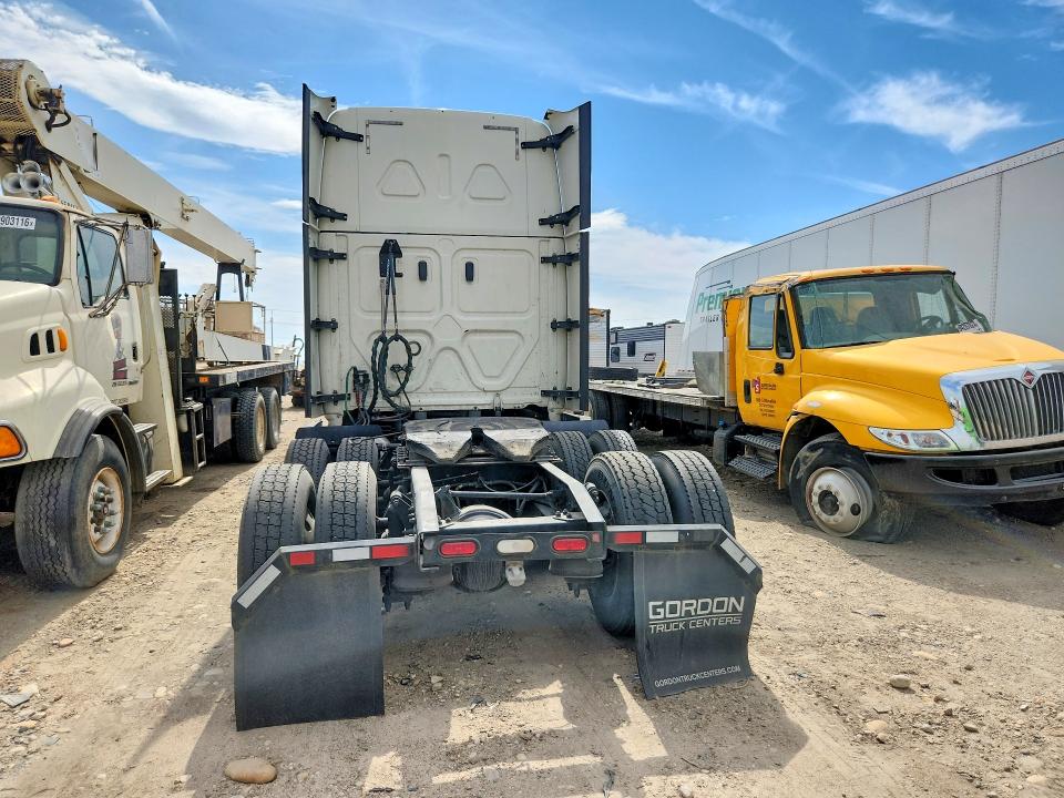 2018 Freightliner Cascadia 126 მანქანა იყიდება აუქციონზე, vin: 3AKJHHDR1JSJW4035, აუქციონის ნომერი: 64996866