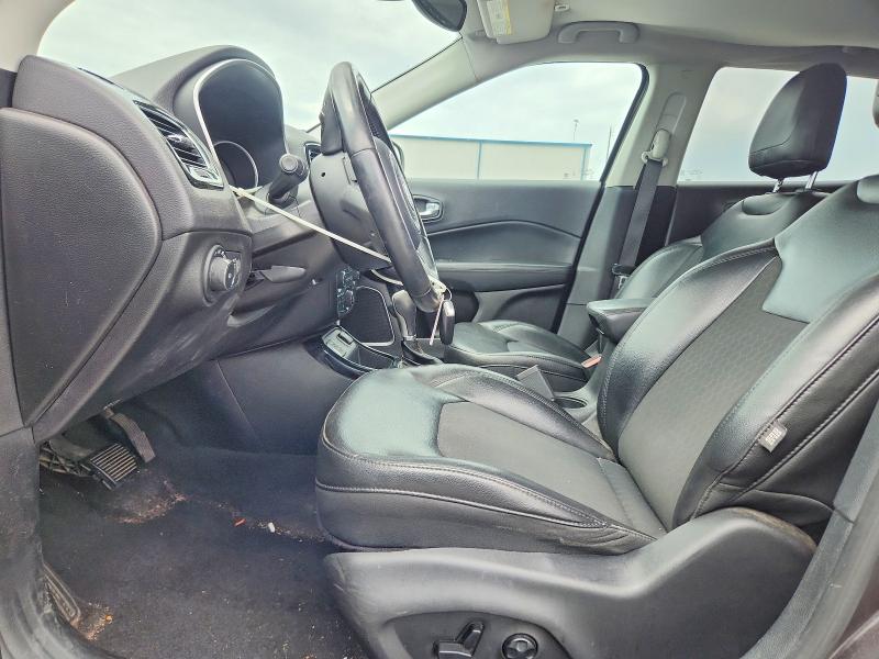 63909906 :رقم المزاد ، 3C4NJCBB3JT318315 vin ، 2018 Jeep Compass مزاد بيع
