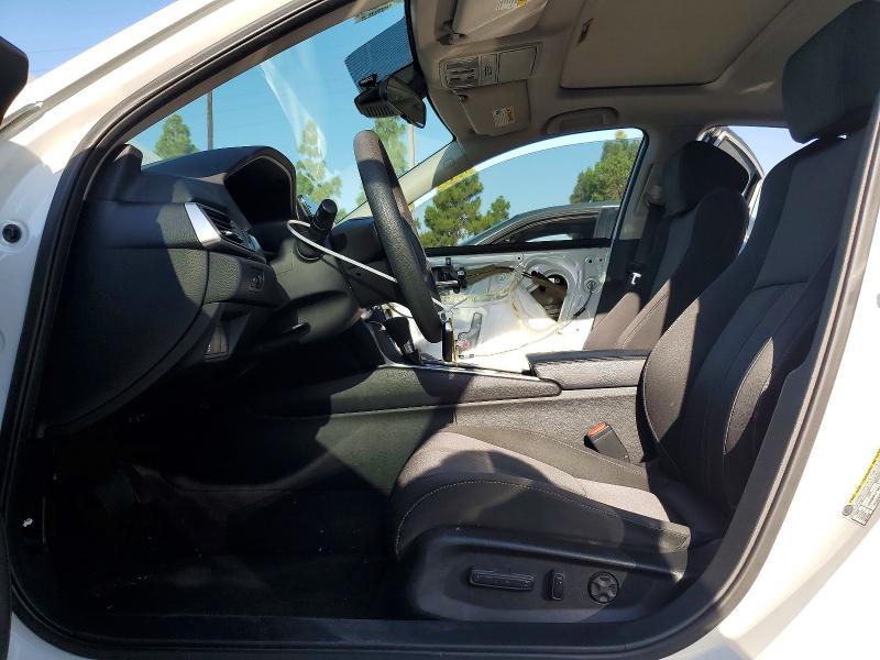 64067116 :رقم المزاد ، 1HGCV1F42JA055321 vin ، 2018 Honda Accord مزاد بيع